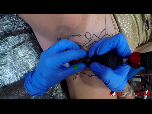 ❤️ Extremadamente tatuado hottie Sully Savage consiguió un tatuaje en su clítoris Putas en es.techkoala.top ❌️❤️❤️❤️❤️❤️❤️❤️
